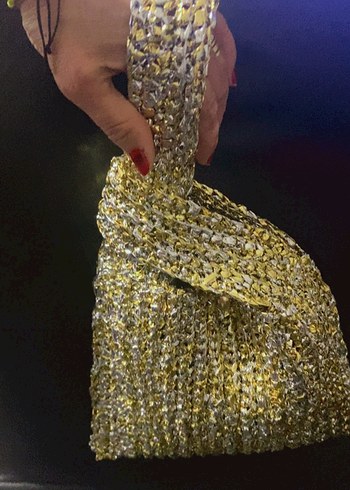 Parlak Altın Renkli Yılan Desenli Kadın El Çantası - Görsel 2