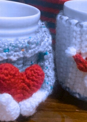 Yeşil Renkli Kalp Desenli Örgü Kupa Kılıfı - Görsel 4