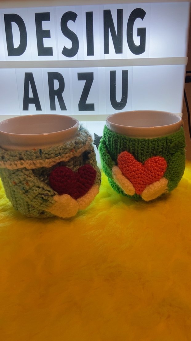 Yeşil Renkli Kalp Desenli Örgü Kupa Kılıfı - Görsel 5