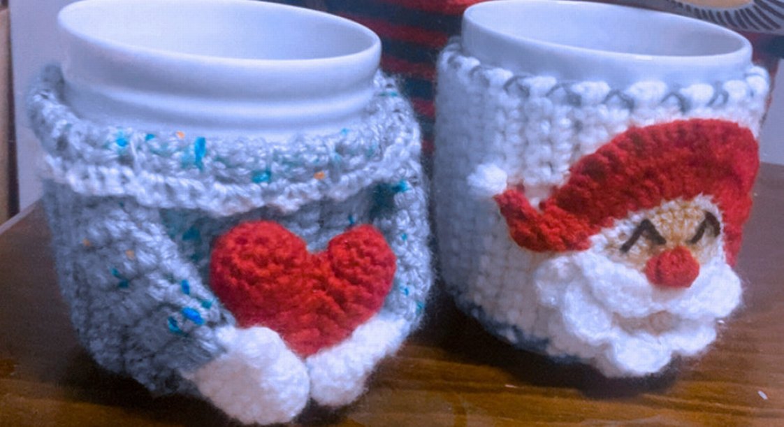 Yeşil Renkli Kalp Desenli Örgü Kupa Kılıfı - Görsel 4