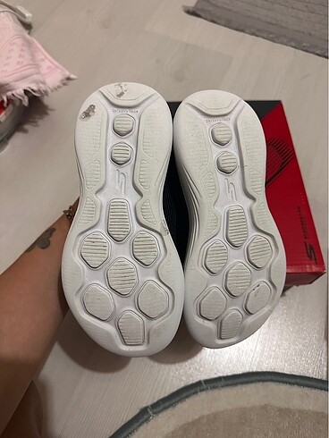 30 Beden siyah Renk Skechers erkek çocuk ayakkabı
