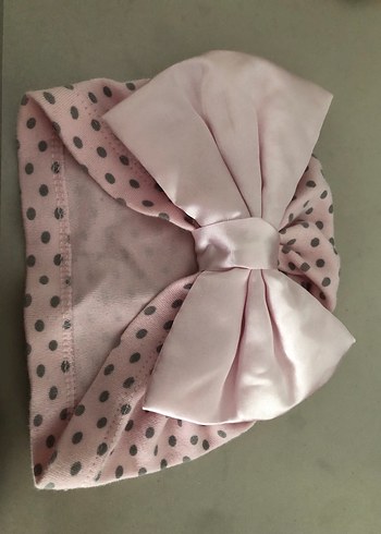 Puantiye Desenli Pembe Bere Fiyonk Detaylı