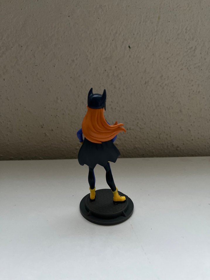 Kahverengi Saçlı Mavi Kostümlü Aksiyon Figürü - Görsel 2