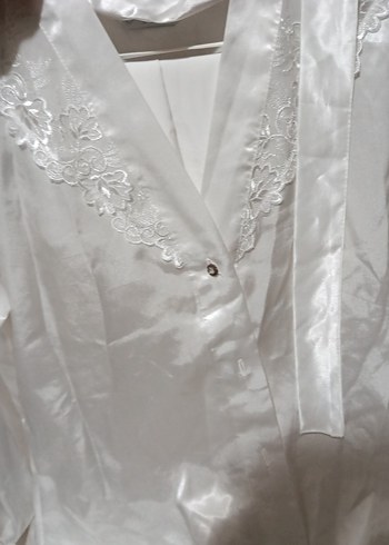 Beyaz Uzun Kadın Sabahlık Nakış Detaylı üçlü set takım - Görsel 3