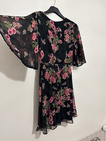 Çiçek desenli elbise - Görsel 8