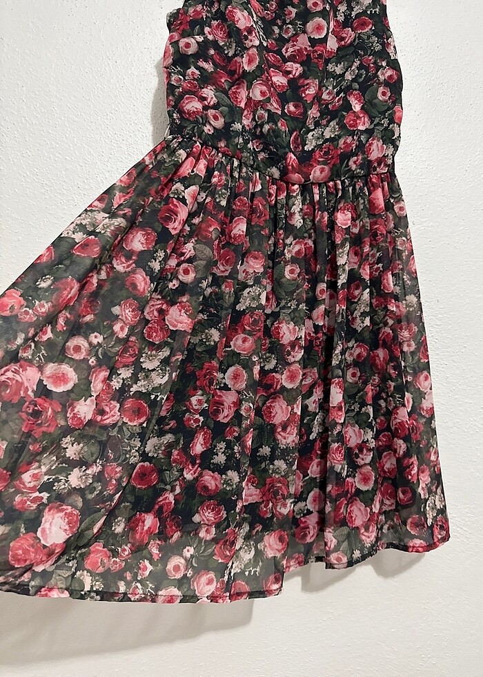 Çiçekli elbise - Görsel 3