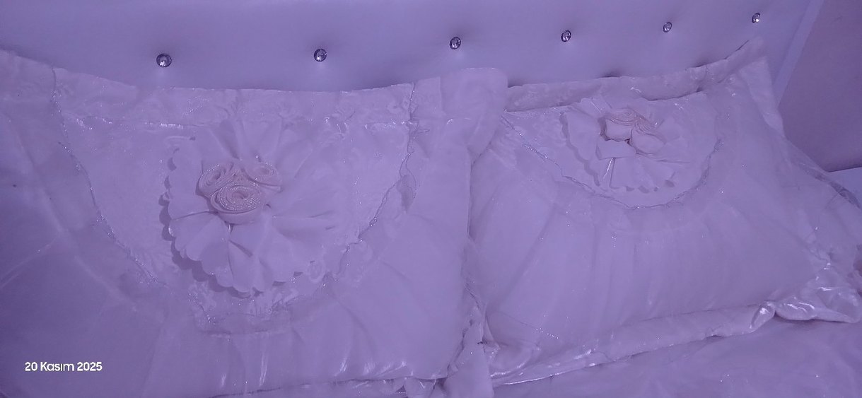 Nakışlı Beyaz Yatak Örtüsü - Görsel 2