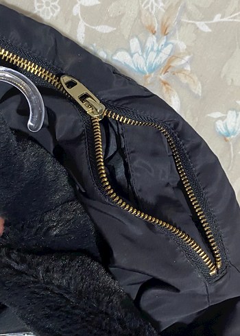 Siyah Fermuarlı Kadın Kışlık Mont - Görsel 2