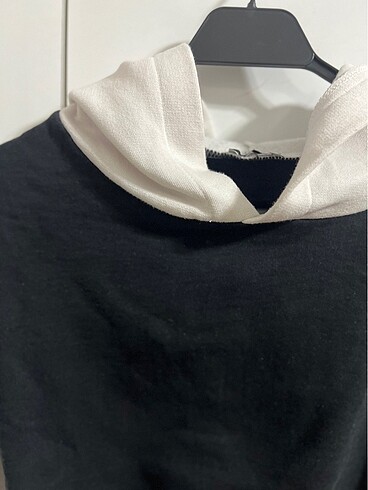 Zara Siyah Beyaz Crop Sweatshirt