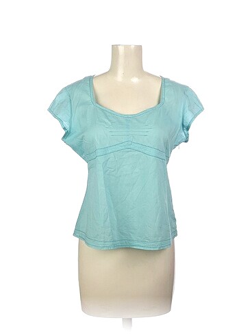 Mavi T-shirt %70 İndirimli.