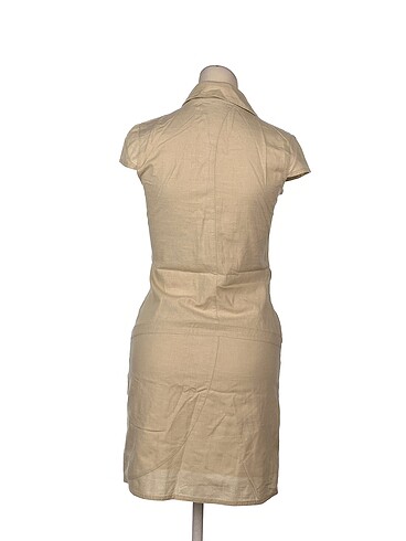 38 Beden PreLoved Kısa Elbise %70 İndirimli.