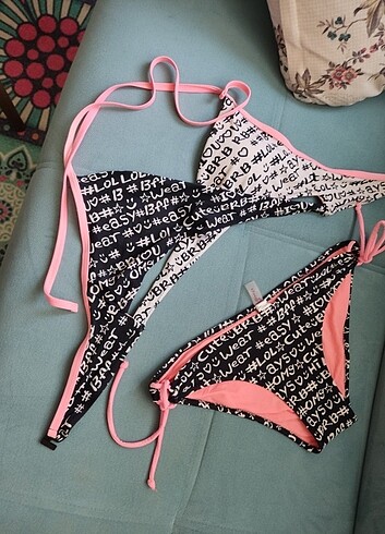 Çapraz üstlü bikini 