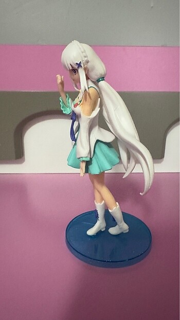  Emilia Re:zero anime