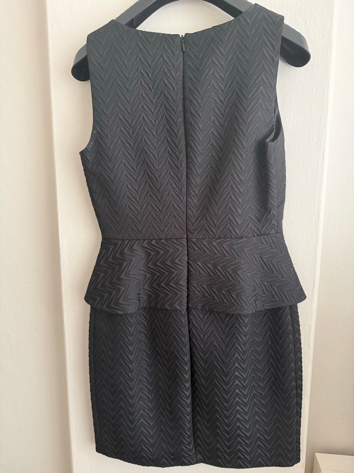 Siyah Pilili V Yaka Midi Ofis Elbisesi - Görsel 2