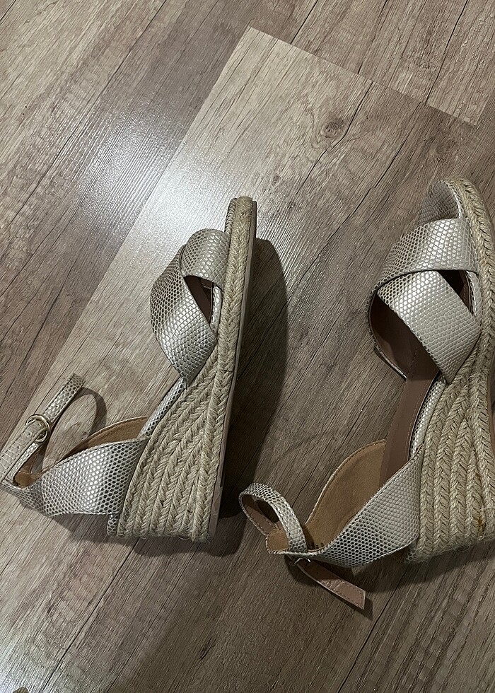 H&M dolgu topuklu sandalet - Görsel 4