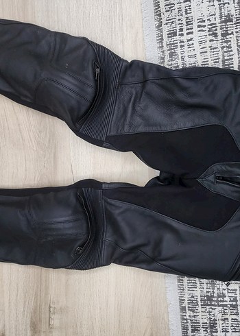 Diğer Siyah Deri Gorunumlu Tam Boy Motosiklet Pantolonu