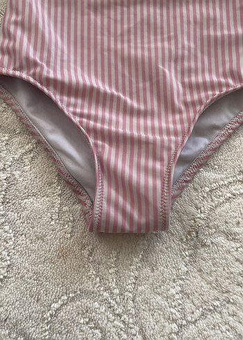 4 Yaş Beden Kız Çocuk Pembe Çizgili Askılı Mayo