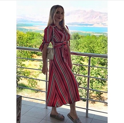 Kırmızı Elbise