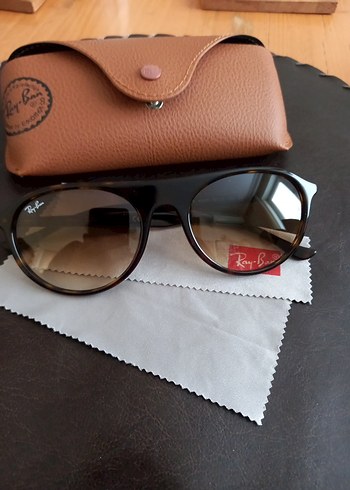 Ray-Ban Koyu Kahverengi Kemerli Kadın Güneş Gözlüğü