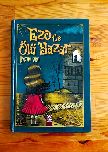 Ezo ile Ölü Yazar - Hanzade Servi ciltli