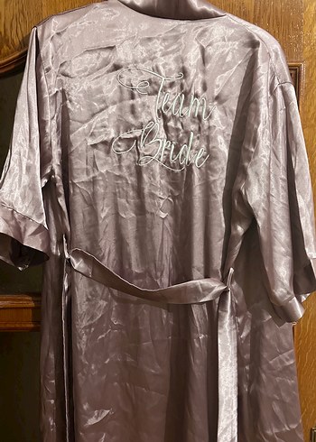 Uzun, Gevşek Kesim, Nakışlı Bej Kadın Sabahlık - Görsel 3