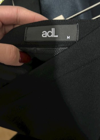 Düz Siyah Mini Etek - Görsel 3