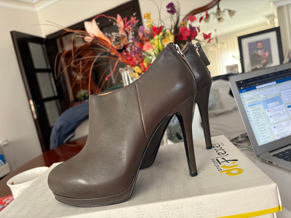 Nine West Kahverengi Deri Topuklu Bot - Görsel 2