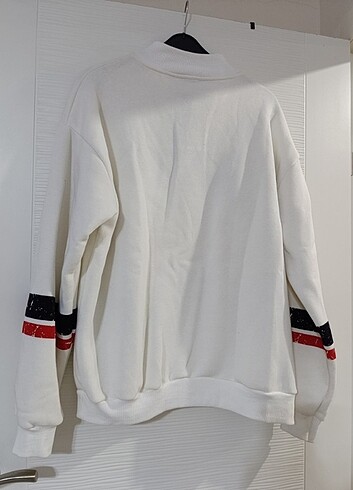 42 Beden beyaz Renk Swetshirt 