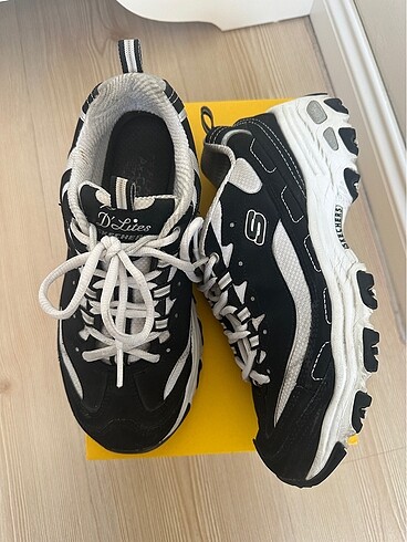 38 Beden siyah Renk Skechers Ayakkabi