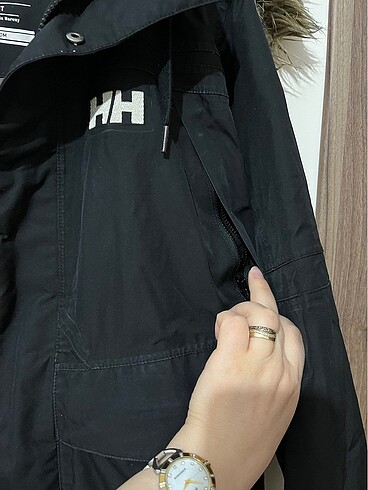 m Beden siyah Renk Helly hansen orijinal mont