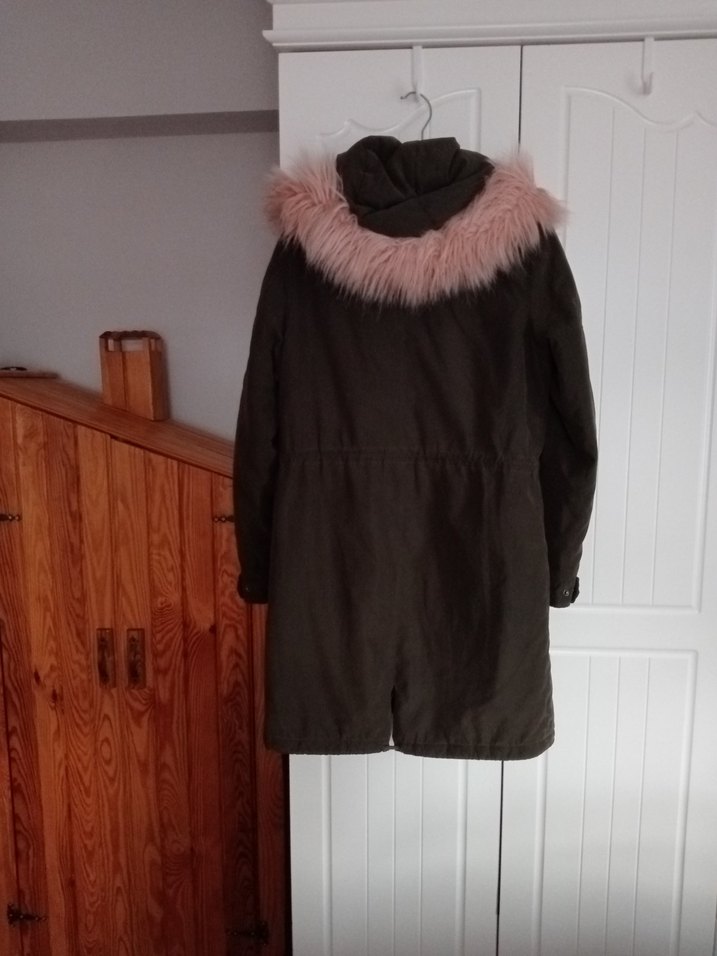 Kahverengi Kapüşonlu Kürklü Kadın Kışlık Mont - Görsel 2