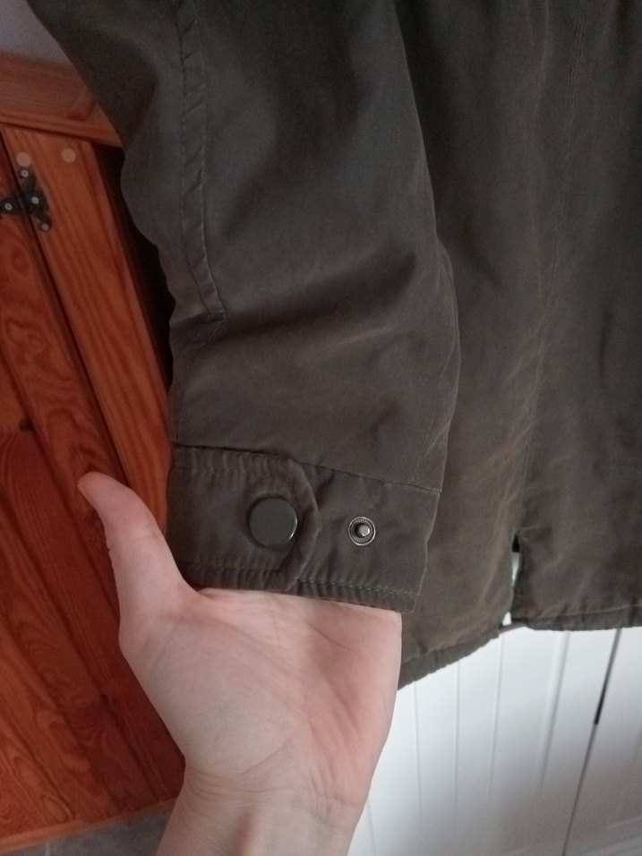 Kahverengi Kapüşonlu Kürklü Kadın Kışlık Mont - Görsel 3