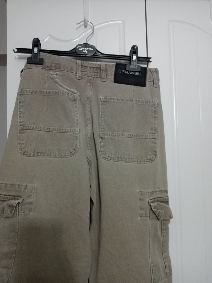 Bej Bol Kesim Kemerli Kot Pantolon - Görsel 4