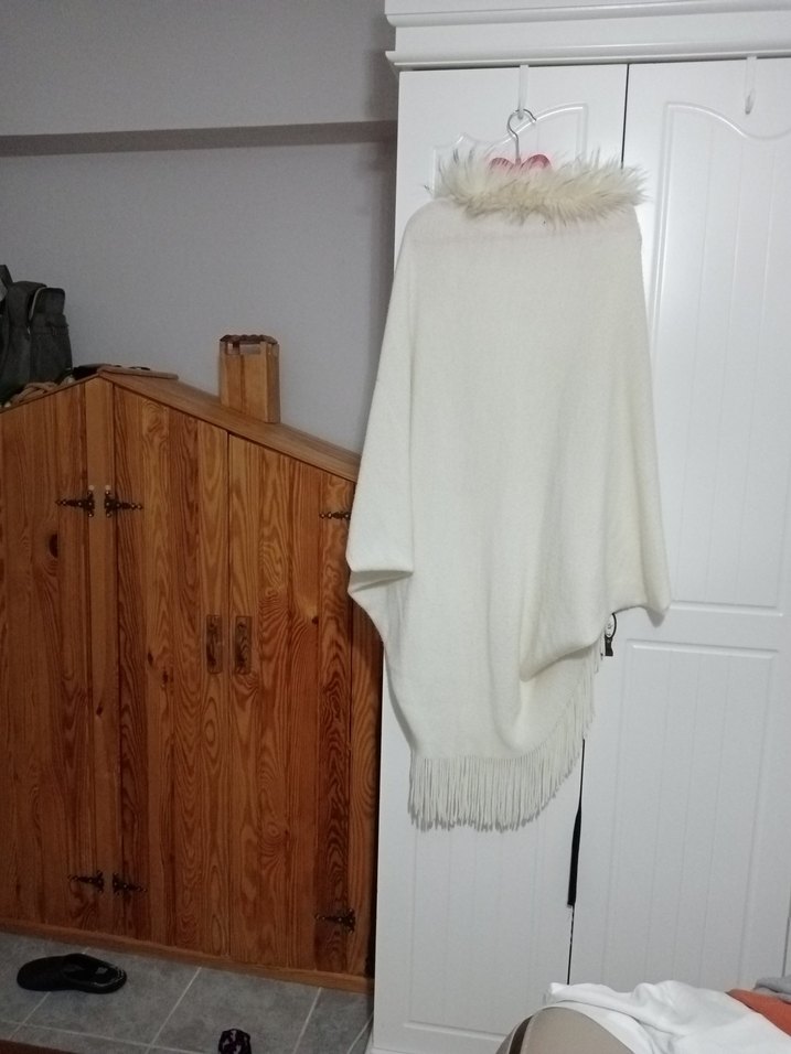 Beyaz Tüylü Midi Bohem Kadın Hırka - Görsel 2