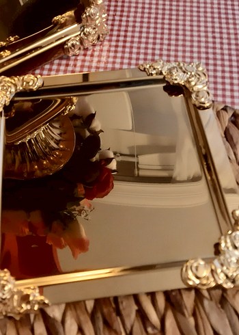 Altın Renkli Çiçek Desenli Tepsi - Görsel 2