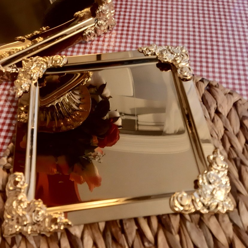 Altın Renkli Çiçek Desenli Tepsi - Görsel 2