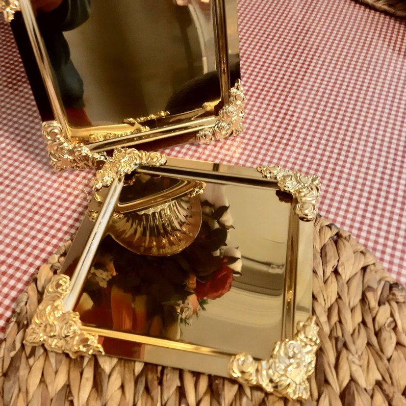 Altın Renkli Çiçek Desenli Tepsi - Görsel 3