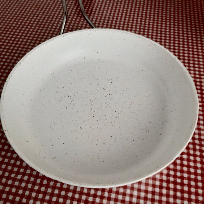 Gri Benekli Beyaz Seramik Tava - Görsel 2