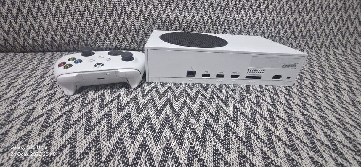 Xbox Series S Oyun Konsolu ve Kablosuz Kontrolcü - Görsel 3
