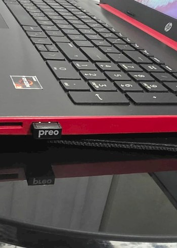 Kırmızı Renkli Dizüstü Bilgisayar - Görsel 3