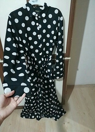 Siyah puantiyeli elbise uzun