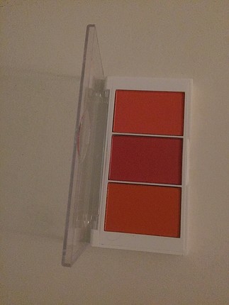 Üç renkli Allık Yeni Sıfır #beebeauty #blush #allık #kozmetik