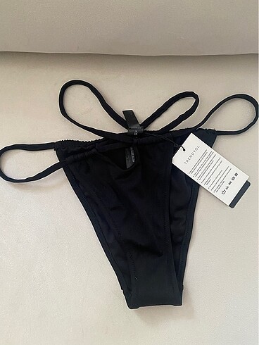Siyah Dekolteli Bikini Altı #bikini