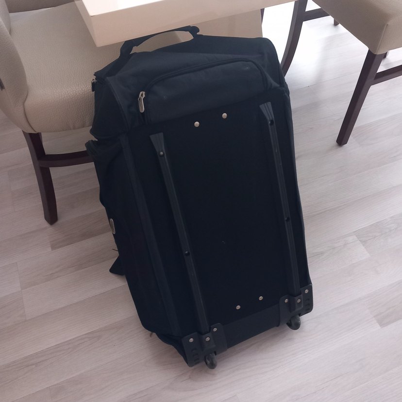 Siyah Valizi - Görsel 3