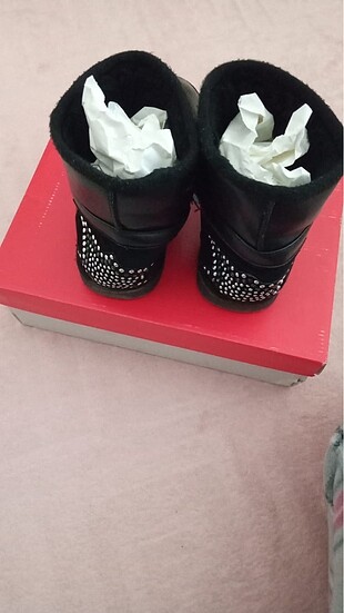 35 no kız ugg