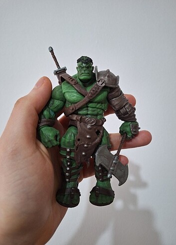 Beden Renk HASBRO MARVEL WORLD WAR HULK FİGÜR