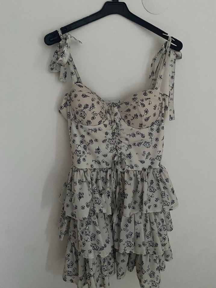 Çiçek Desenli Fırfırlı Elbise - Görsel 4