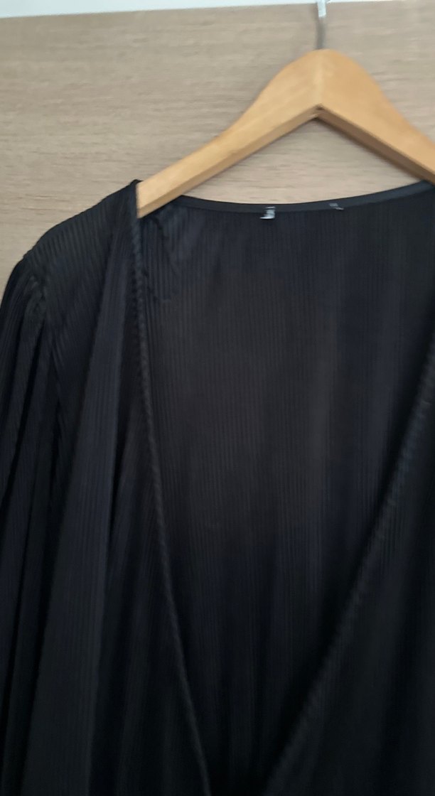 Uzun Kollu Siyah Kadın Giyimi - Görsel 2