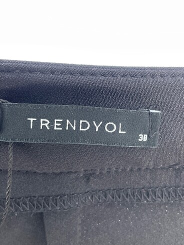 38 Beden siyah Renk Trendyol & Milla Mini Etek %70 İndirimli.