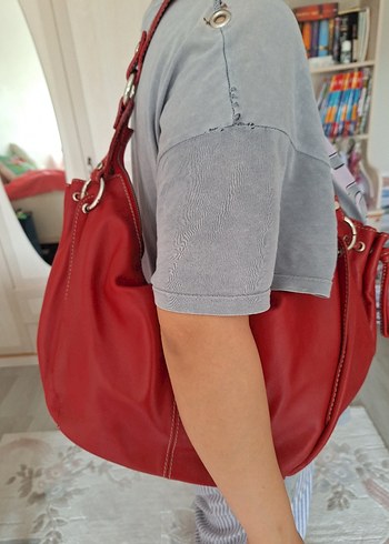 Kırmızı Parlak Deri Kadın Çanta - Görsel 2